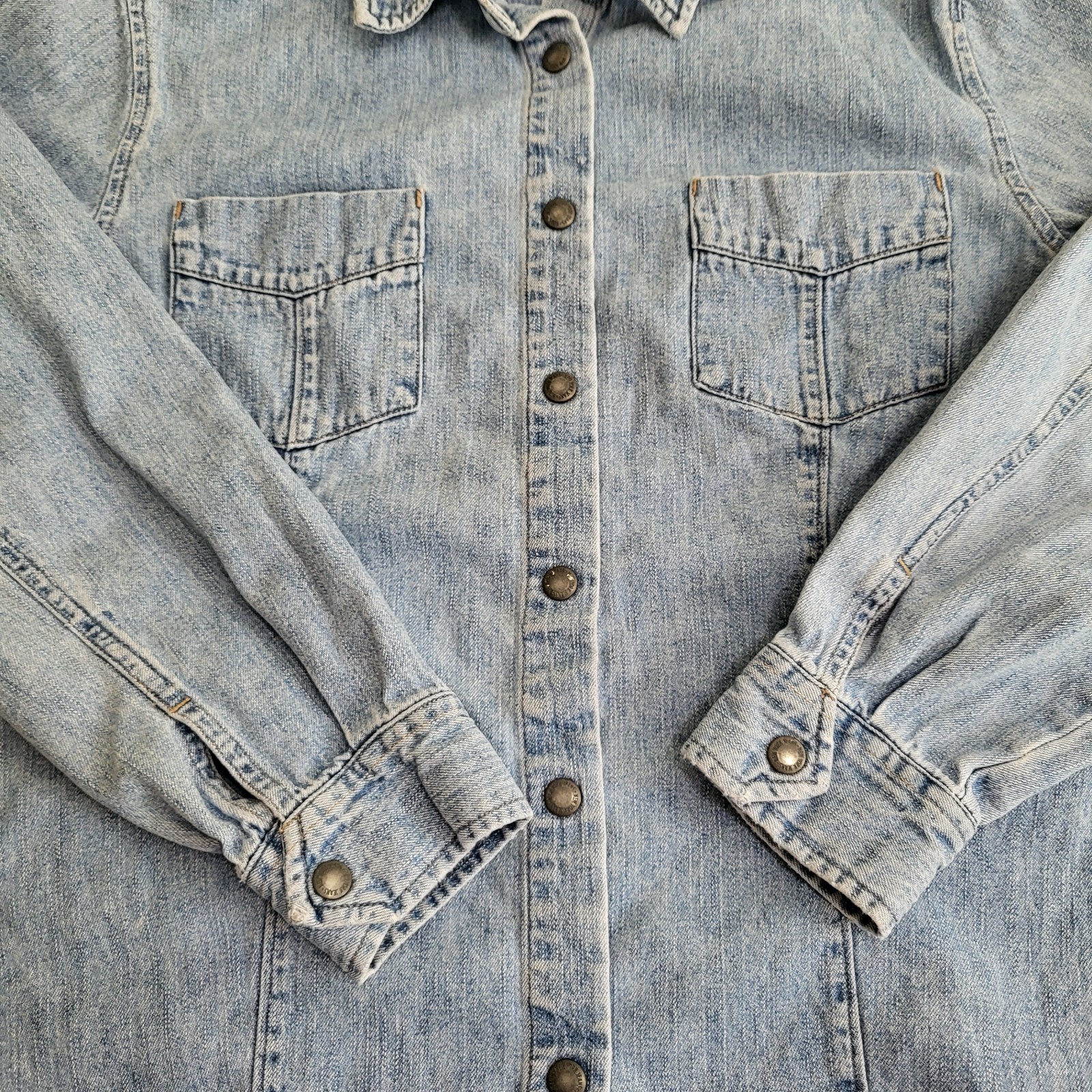 VTG Long Sleeve Snap Front Denim Chambray Shirt Women&rsquo;s L Distressed Hong Kong