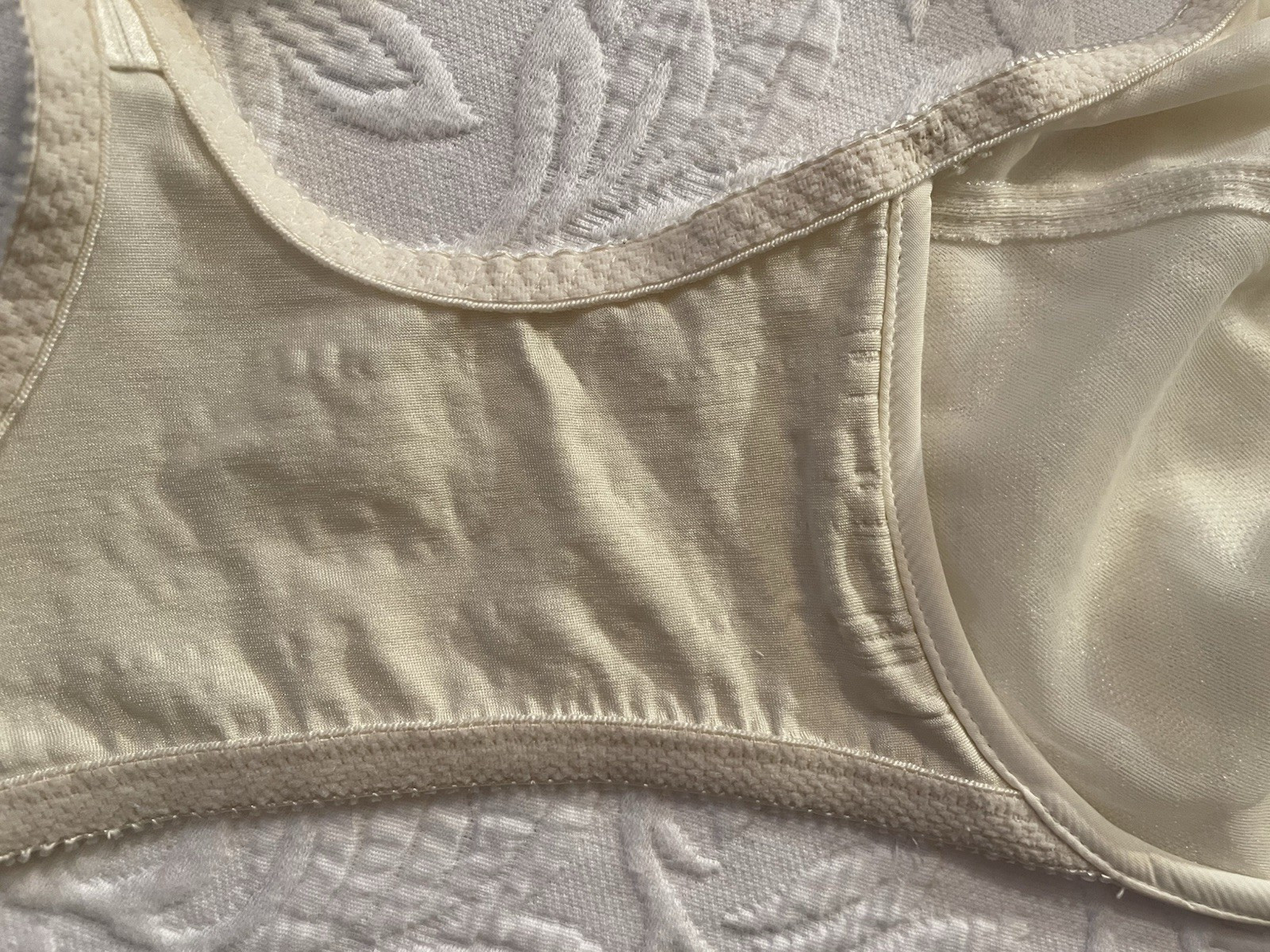 Vintage Warners Bra 34DD Perfect Support # 1500 ivory floral unlined underwired