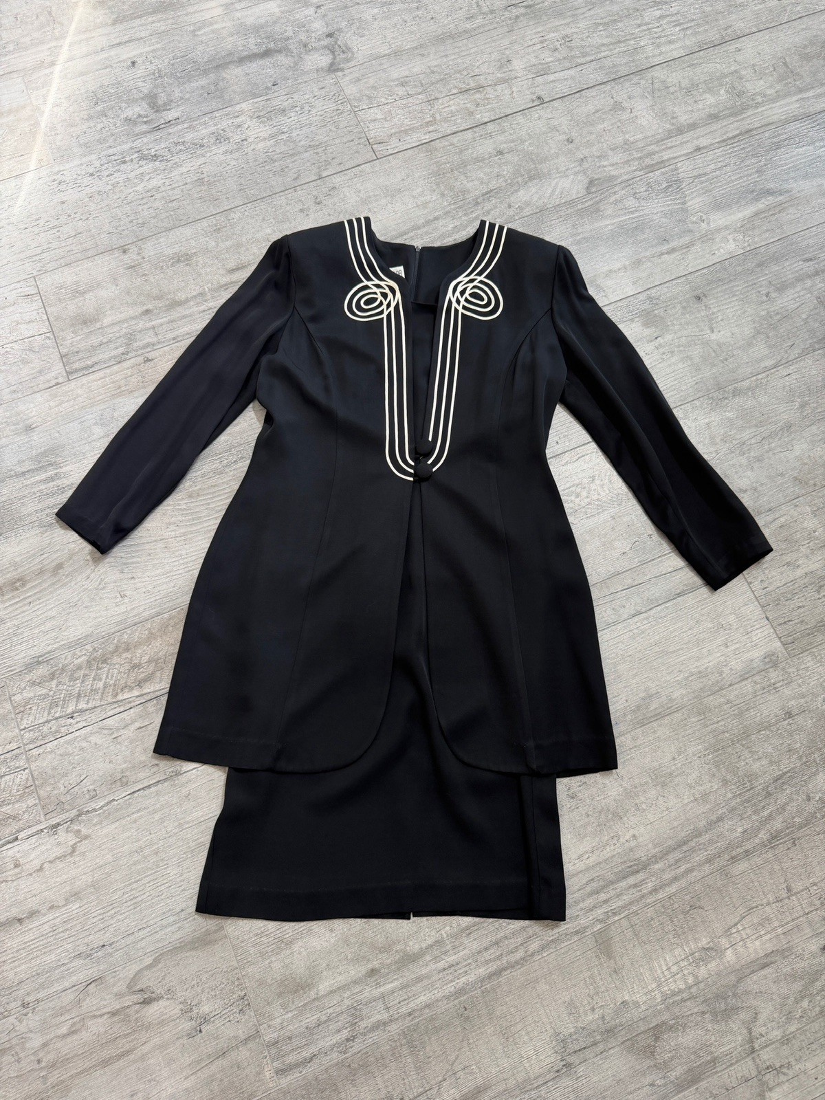 Vintage 80’s Julian Taylor New York Women&rsquo;s Black Suit Dress