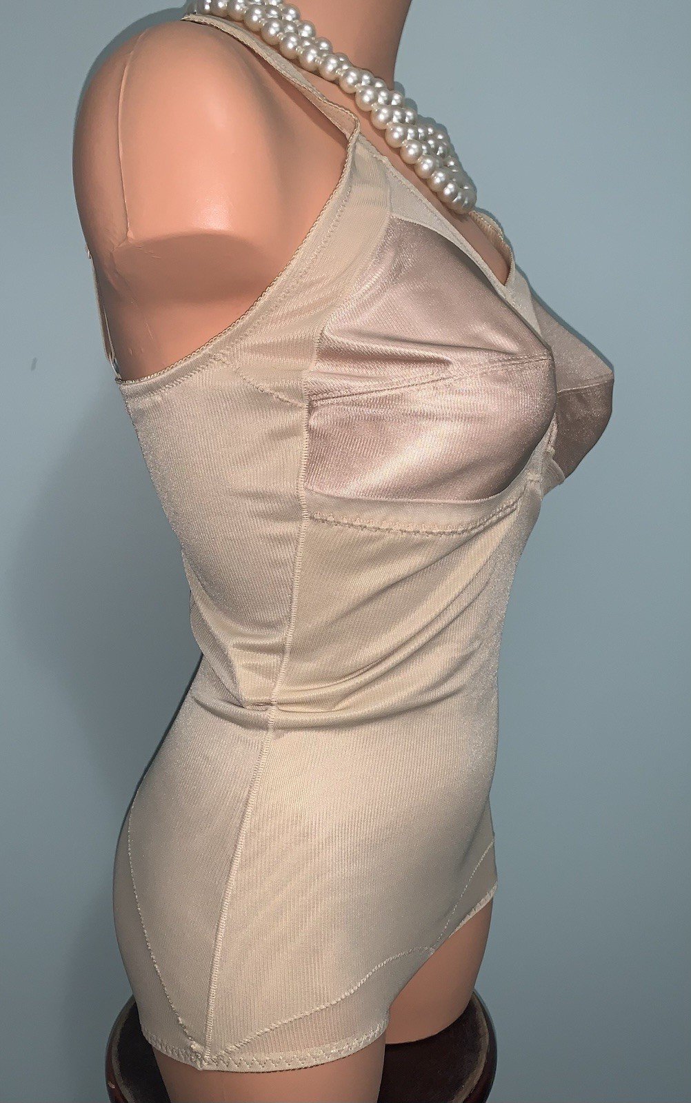 VTG Body briefer All-In-One Girdle Bodysuit 38C Shiny Cups Shaping Slimming
