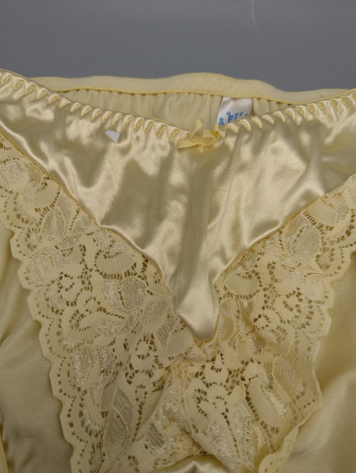 Vintage Maidenform Rendezvous Liquid Satin Lace Yellow Nylon Sissy Panty M