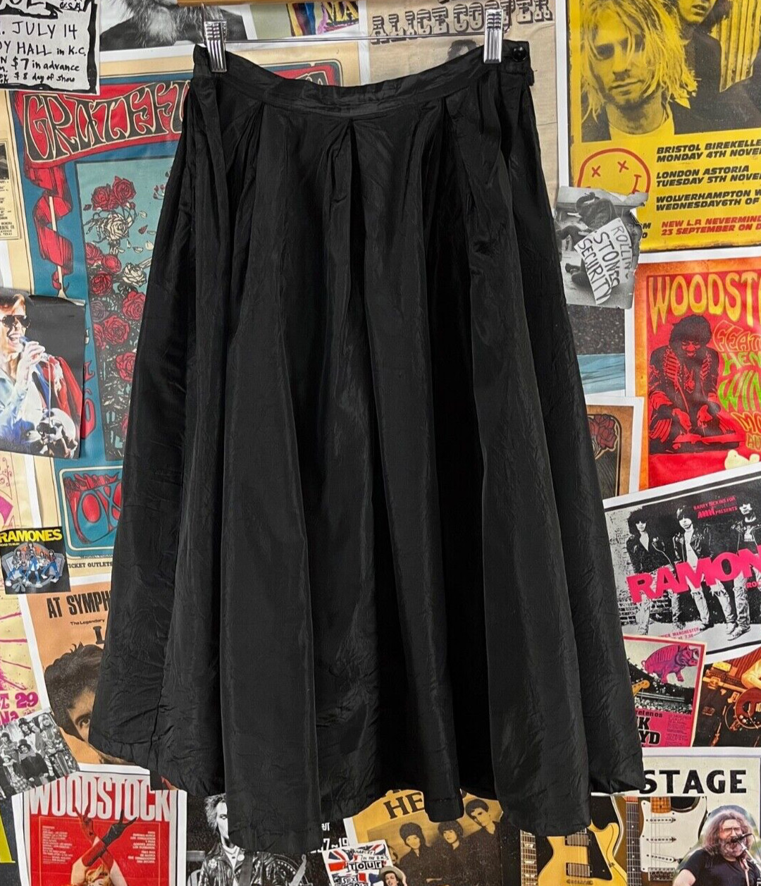 Vintage 40s Black High Waisted Hollywood Casuals Toronto Taffeta Full Skirt 28&Prime;