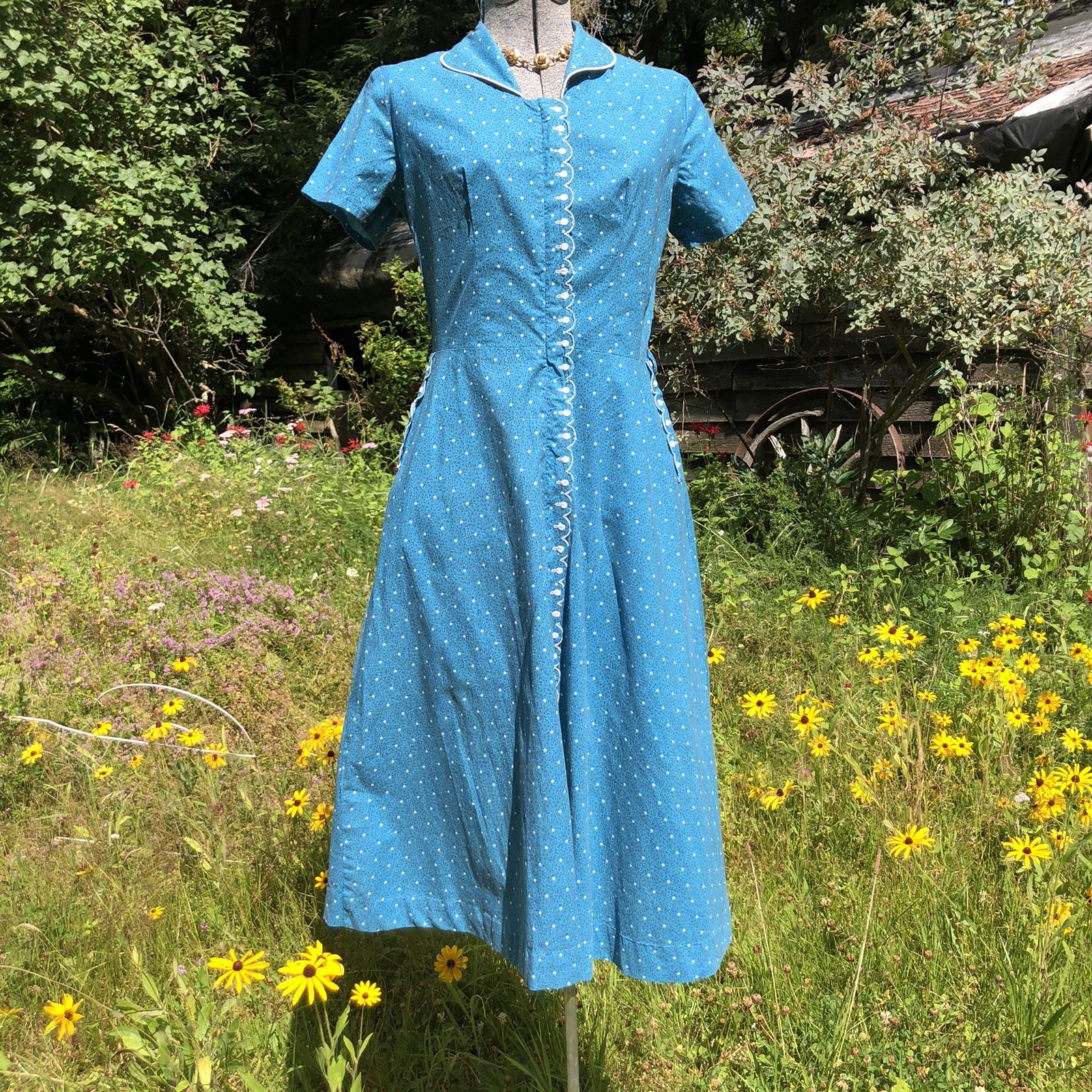 Vintage 1930’s Darling Cotton Dress Hidden Zip Embroidery Detail unworn 38-28-40