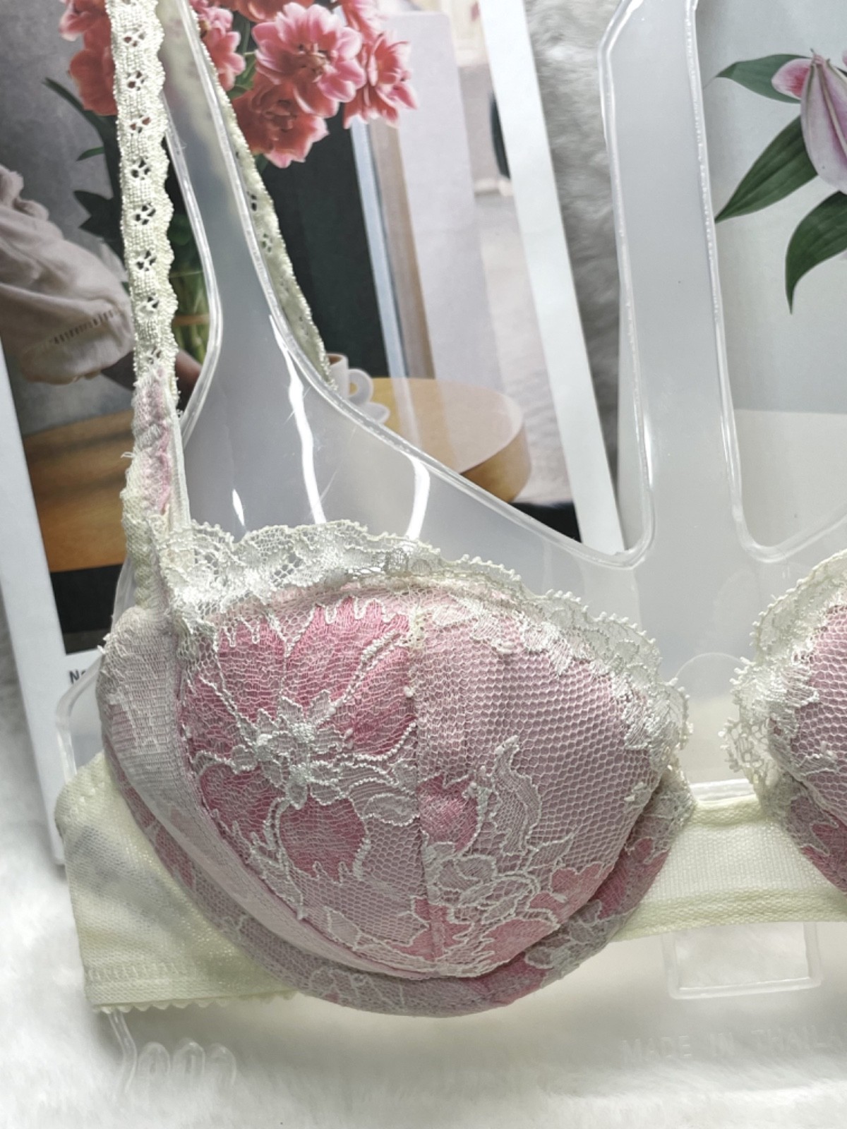 VTG WACOAL Pink Lightly Lined Soft Cup 30B Nylon Lace Underwire Bra Back Closure