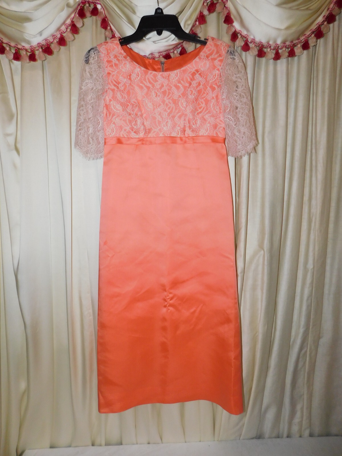 Vintage Handmade Orange Salmon Taffeta w/ Lace Dress 33&Prime; Bust )*