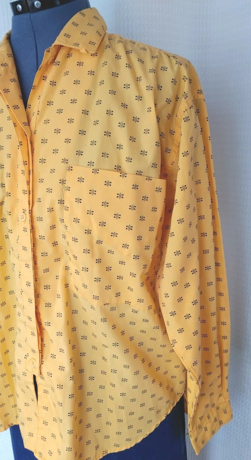 Vintage Good Look&rsquo;n Yellow Button Down Shirt with Black Pattern Size Medium
