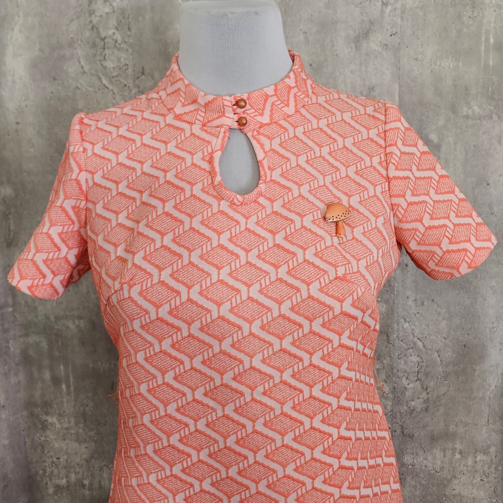 Vintage 60s Mod Peach Geometric Double Knit Shift Dress Mushroom Pin Mod GoGo