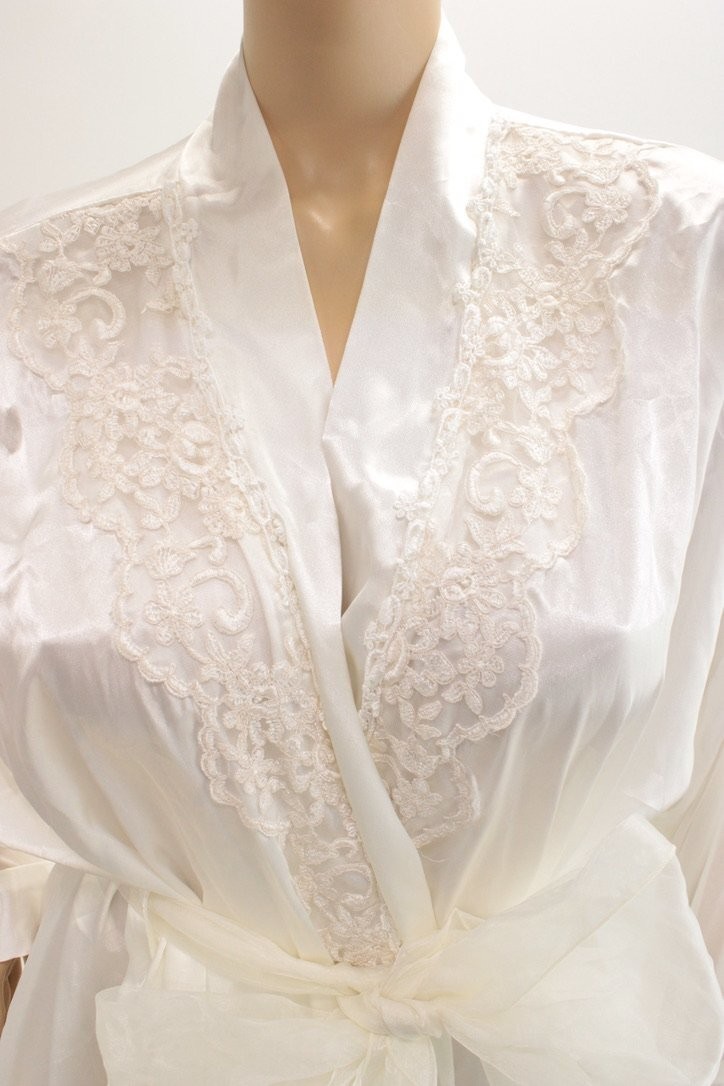Vtg Long Robe Soft Slippery Satin Plus Size 3X Bridal Lace Shiny Diva Feminine