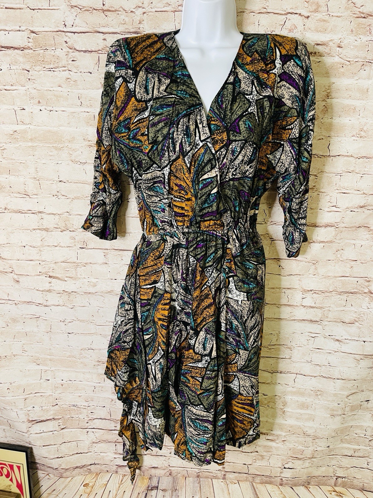 Vintage 80&rsquo;s Mod Abstract Leaf Print Dress John Richard Shoulder Pads 7/8