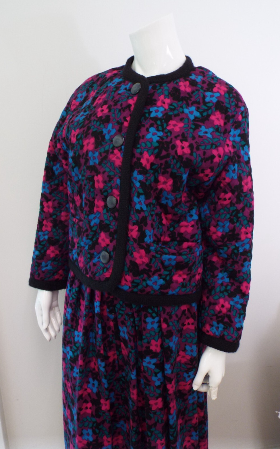 Vintage 1980 GUY LAROCHE Boutique Wool Skirt Suit Quilted Jacket 40 PARIS Floral