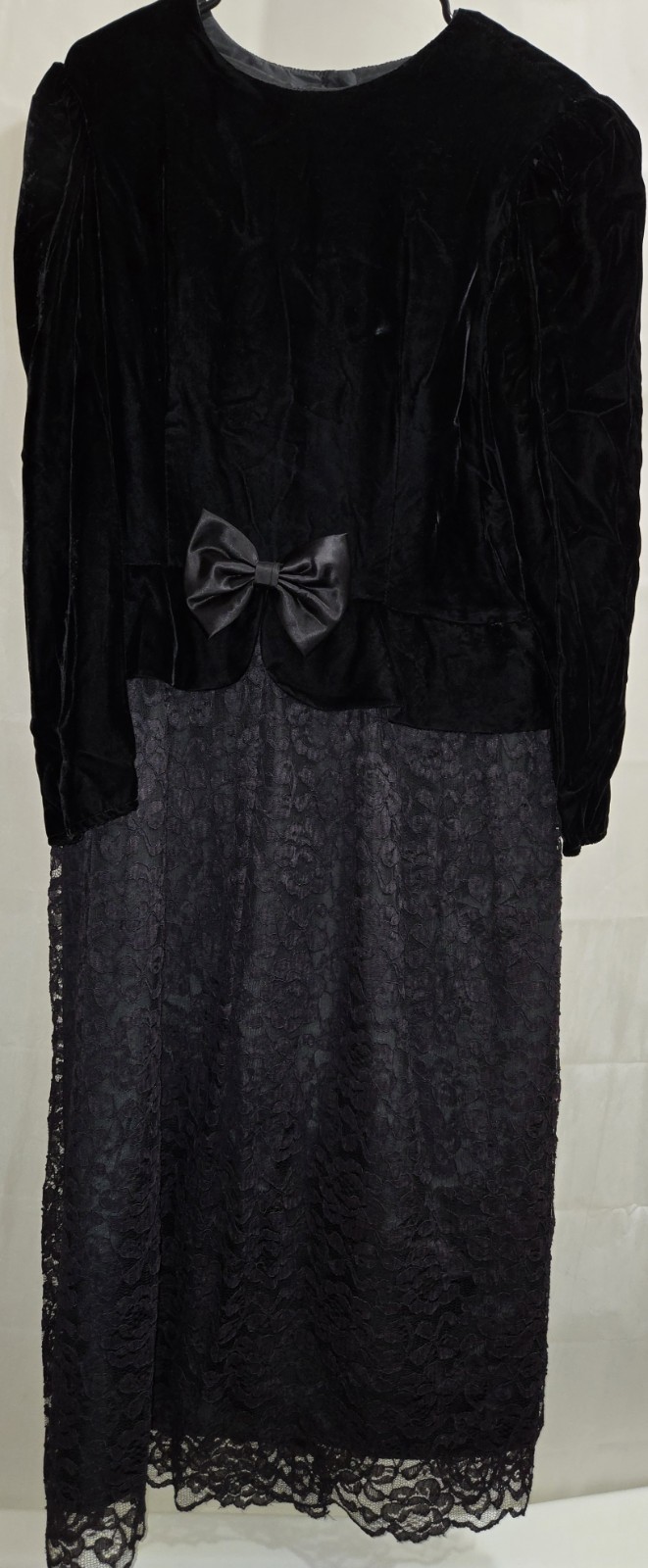 Vintage Women&rsquo;s Patra Black Velet & Lace Floor Length Dress Size 16