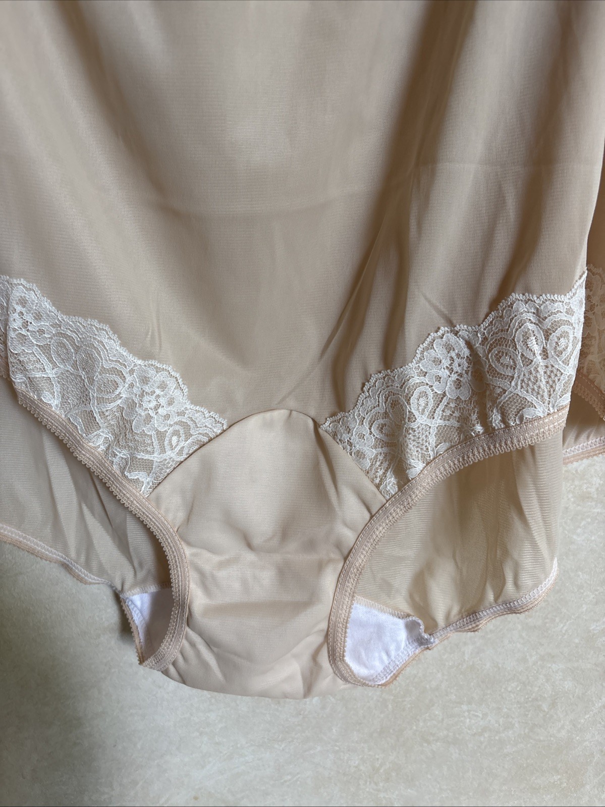 Vintage nwt Dixie Belle tan granny Panties White Lace Detail Style 01232 Size 12