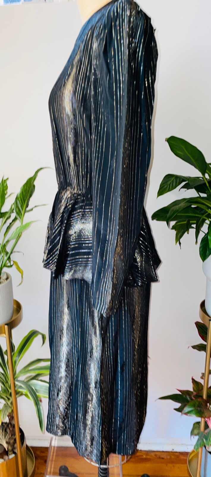 VTG 70&rsquo;S S NANCY BRACOLINI SHANGRI-LA METALLIC GOLD&SILVER STRIPE PEPLUM DRESS*S