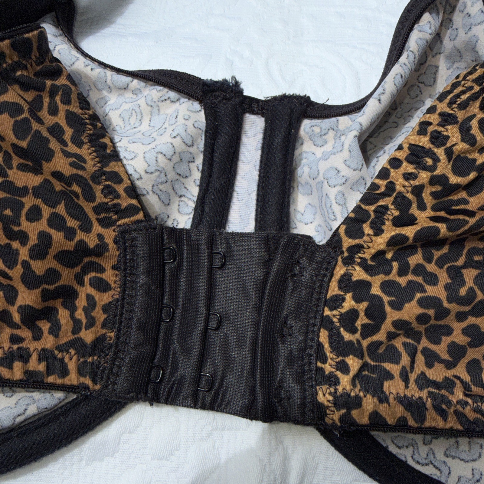 Vtg Bra UW Leopard Vanity Fair Animal Unlined Wide Band Copper Black Brown 40DD