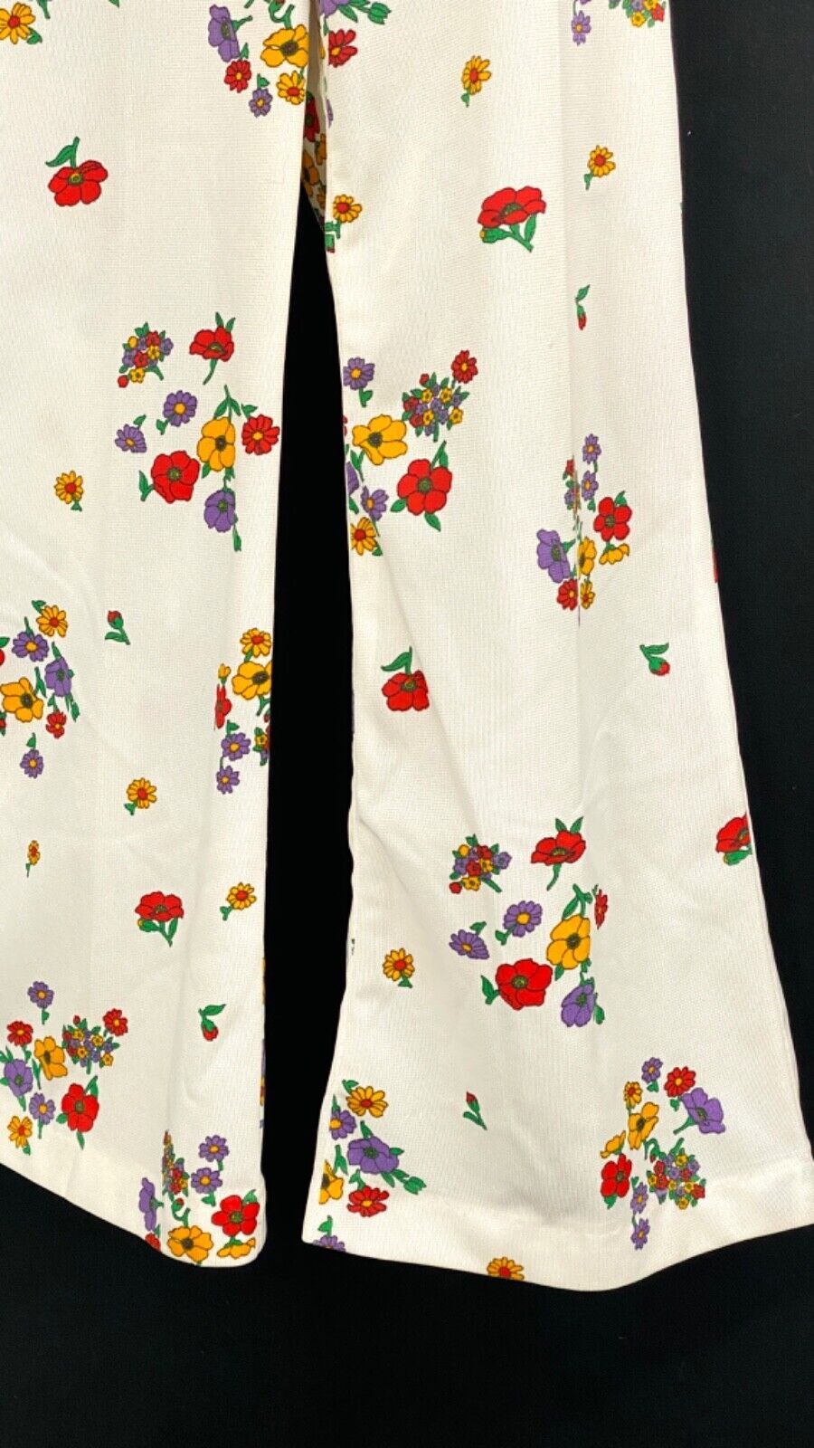 Vintage 1970s white red floral pants suit set, bellbottoms puff sleeves poppy M