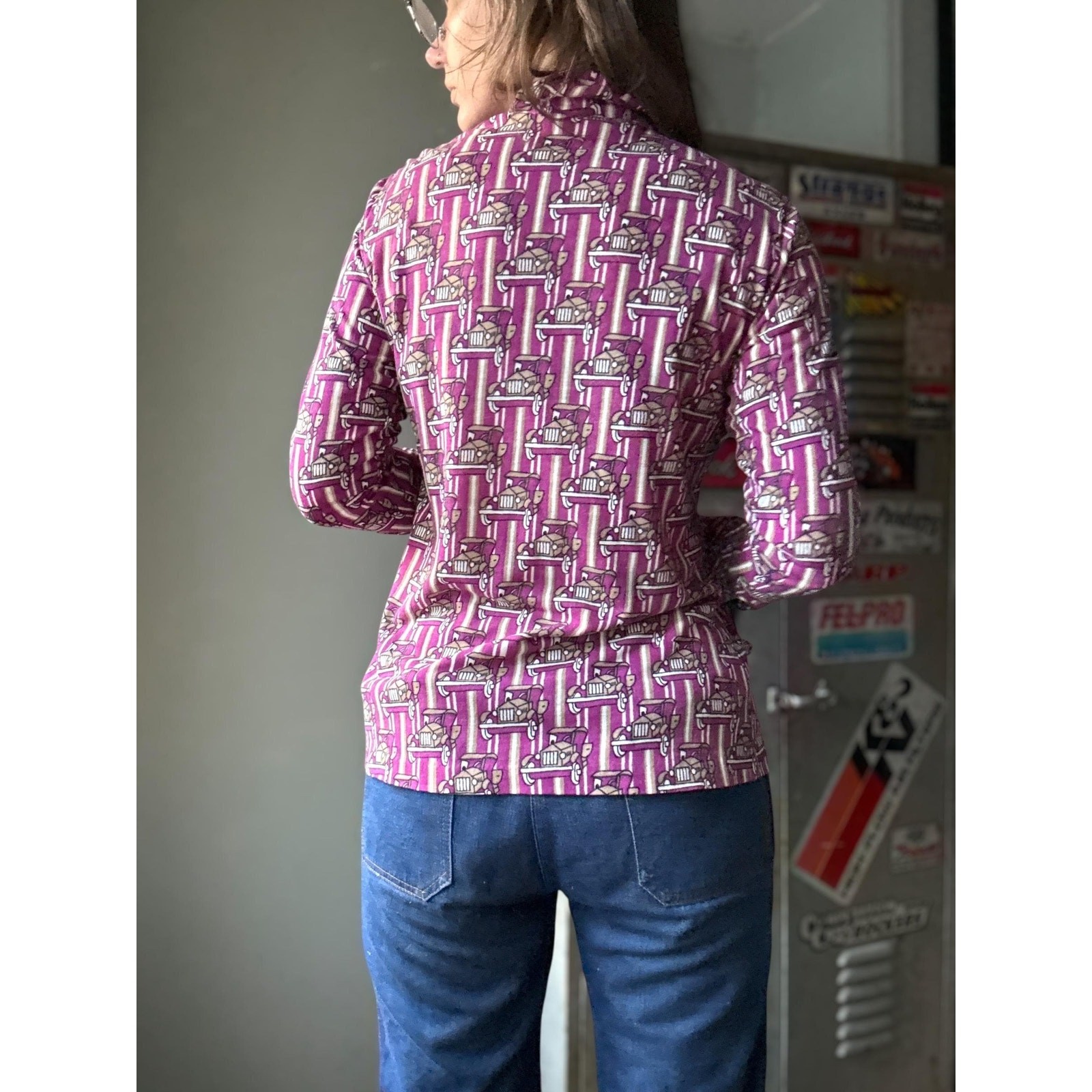Vintage 70s Novelty Print Button Up Shirt | Antique Car | Magenta | M