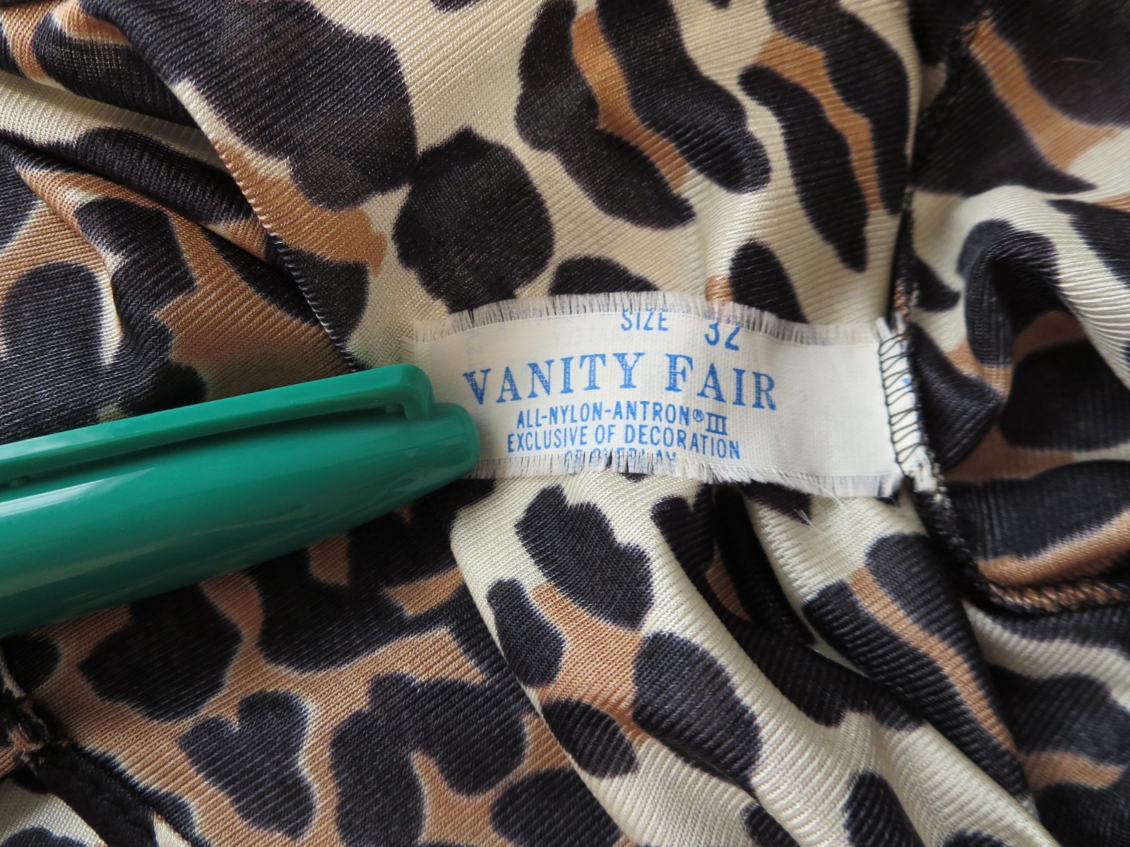 1970s/1980s Low Cut Strappy Leopard Print Nightgown Vanity Fair Size 32 XS/S