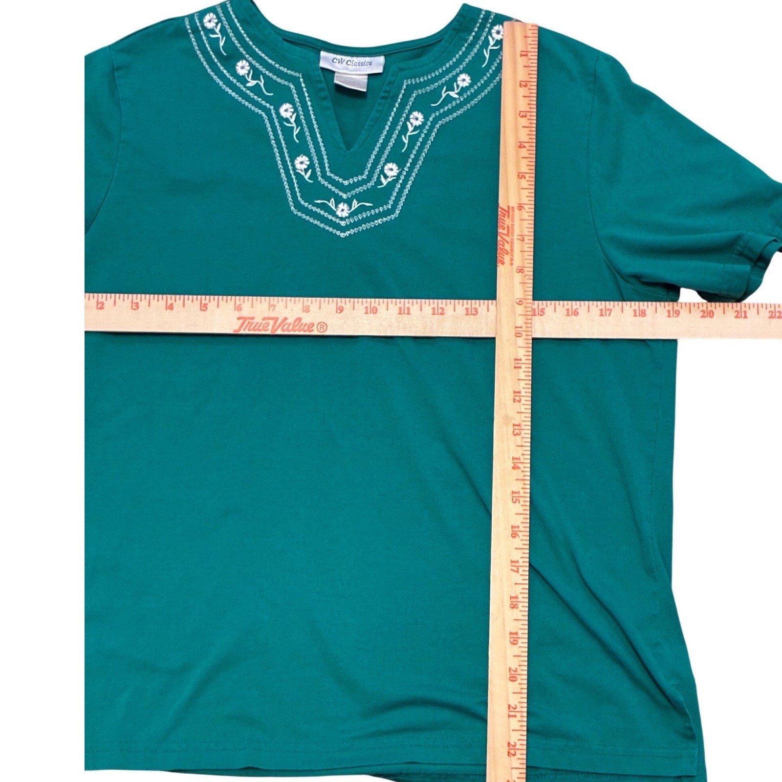 CW Classics Vintage Green Embroidered Floral V-Neck Short Sleeve Top Size LP