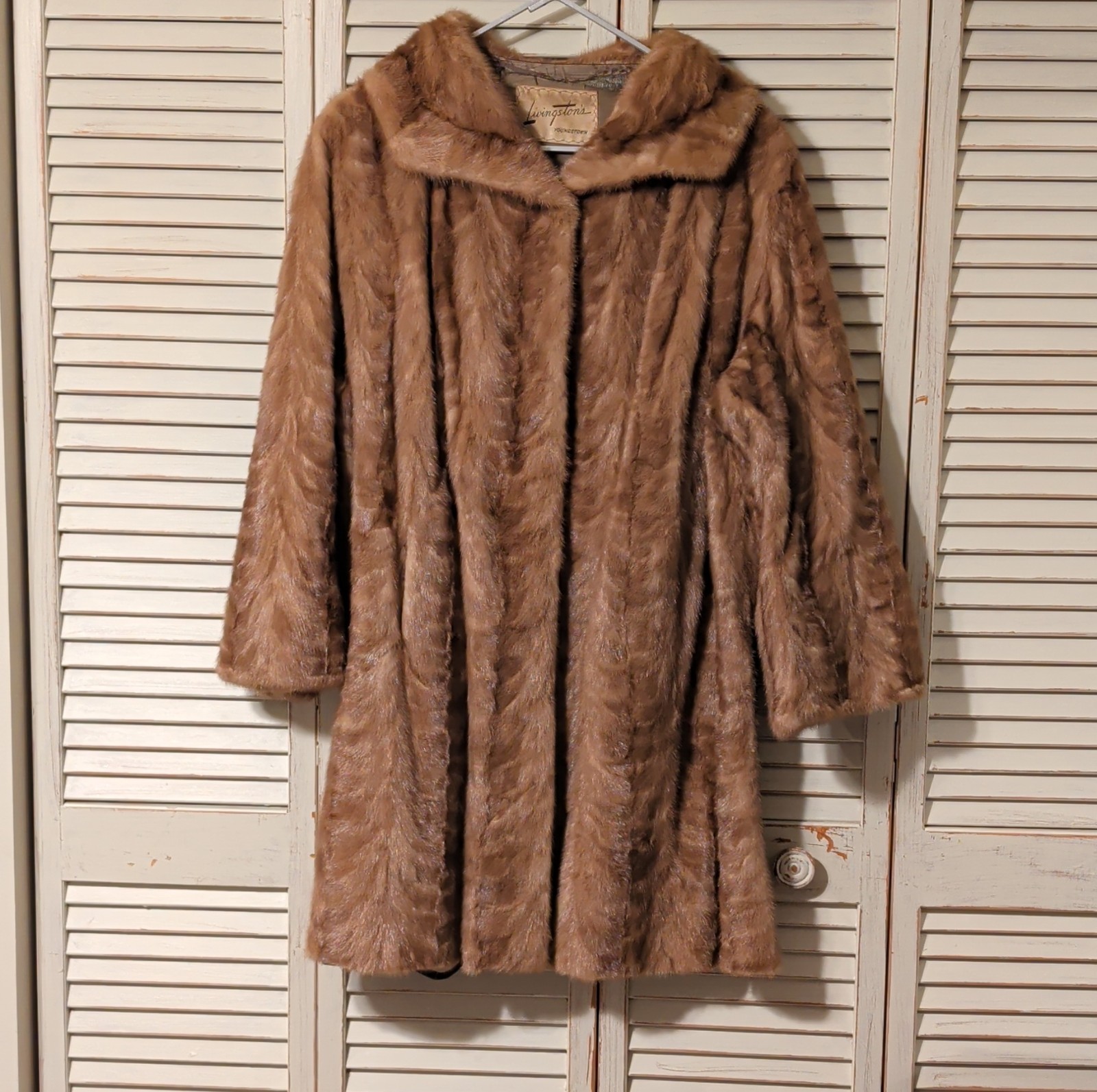 Livingston&rsquo;s Youngstown Brown Vintage Fur Coat Regular Size Classic Style MINK