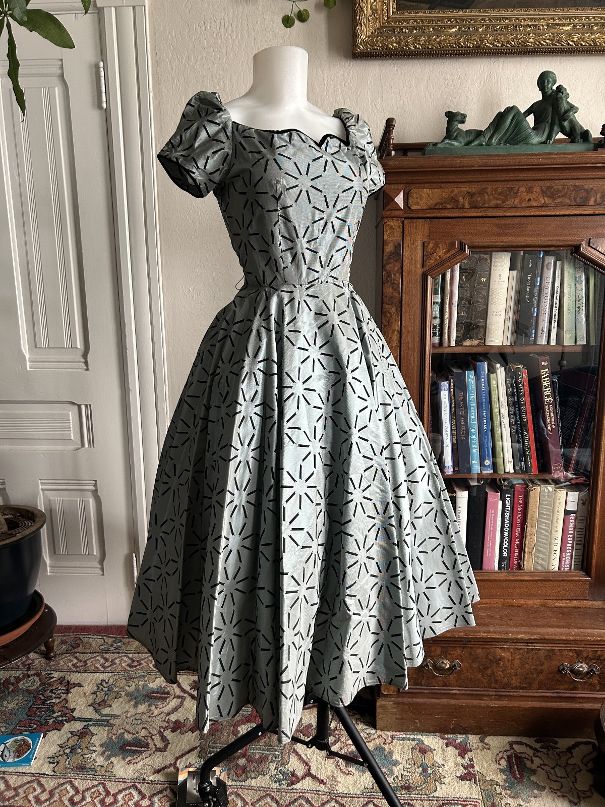 Vintage 1950s Blue Formal Tea Dress Shiny Print Sweetheart Full Skirt Flare XS S