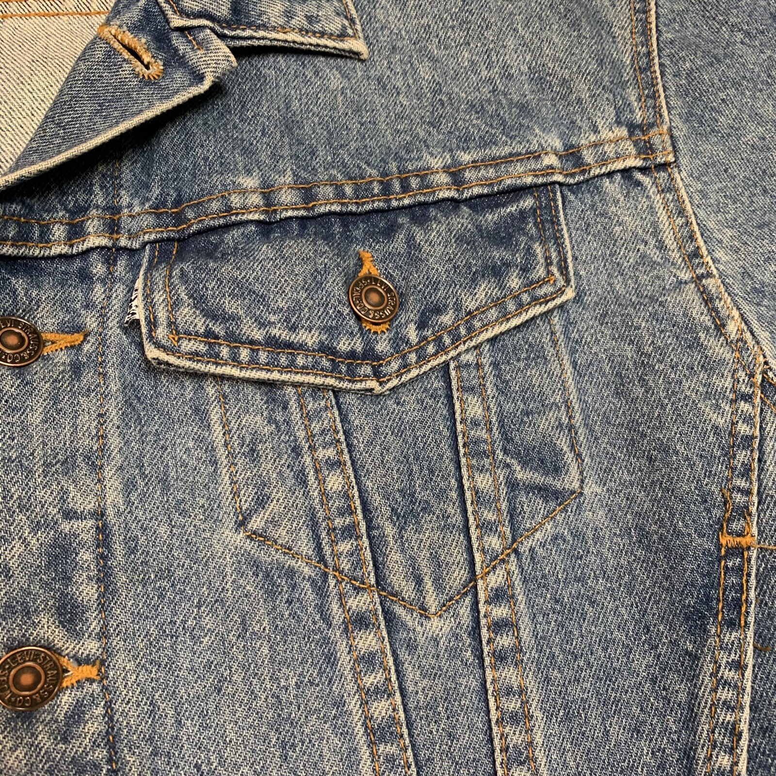 Womens Vintage Levis Denim Jacket Medium 12/14 57598 Embroidered Fish Patch Bass