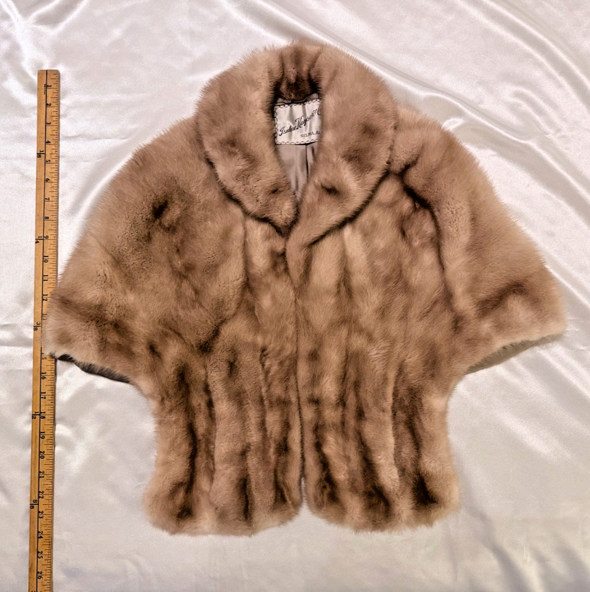 Vintage 70&rsquo;s Satin Lined Genuine Mink Stole