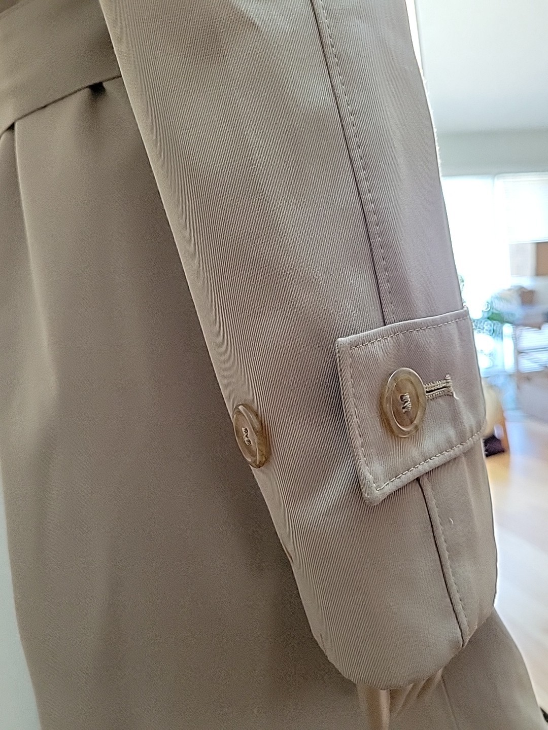 Vtg Halston for Misty Harbor Belted Lined Tan Womens Sz 6 Trench Raincoat Button