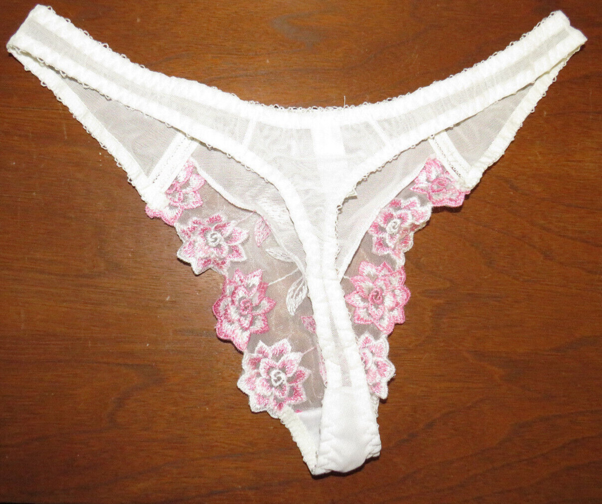 Vintage Glamour White Mesh Embroidered Nylon Blend Thong Panties Size XL