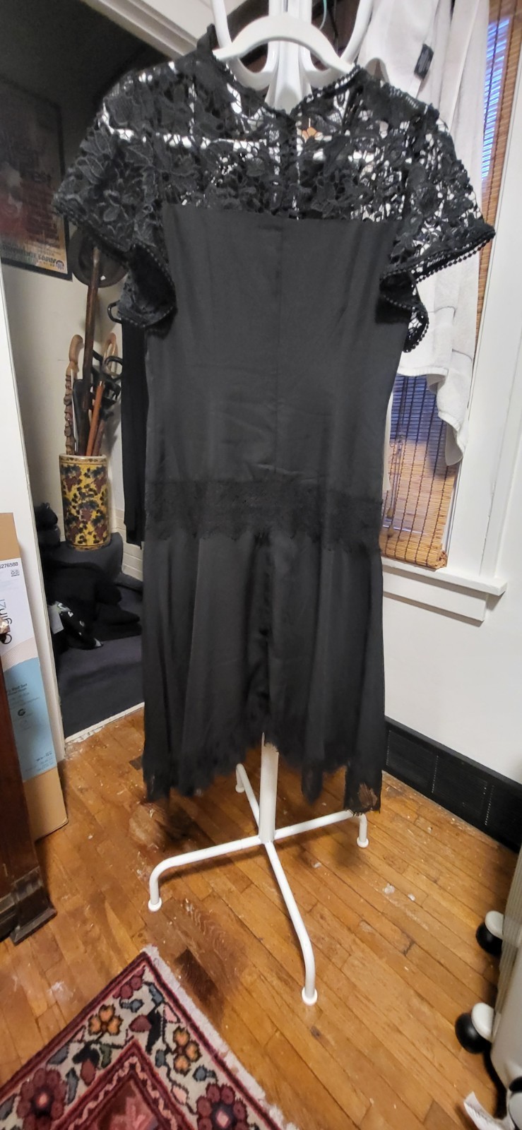 Unique Vintage Black Flapper Style-Dropped waist & Lace Trim Dress S/4