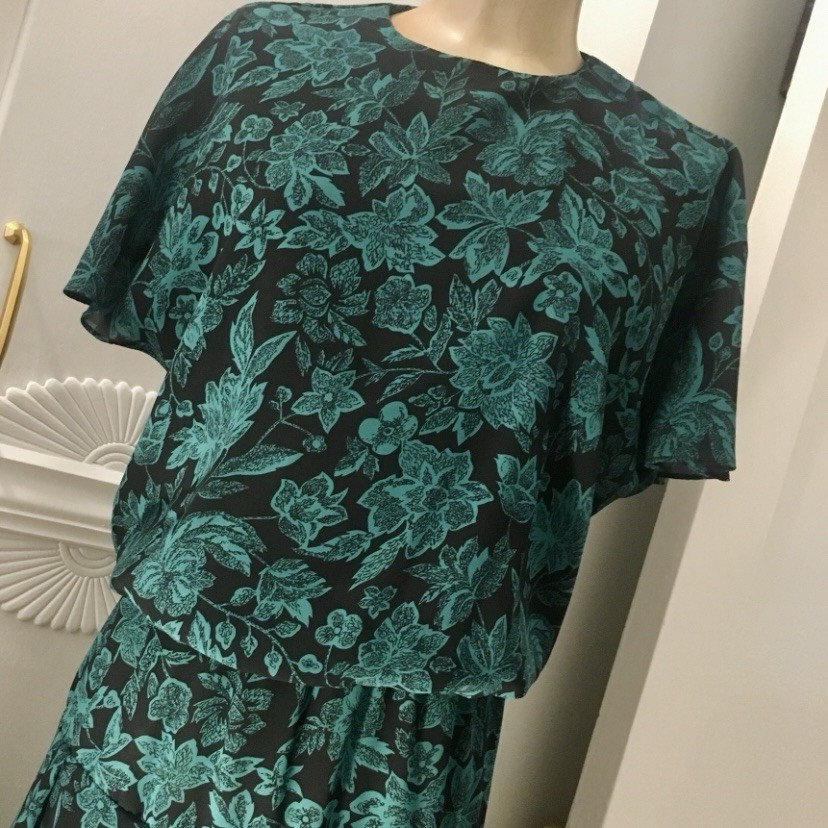 Vintage Dress short sleeve Green and Black Floral Print Sz. 10 Items California