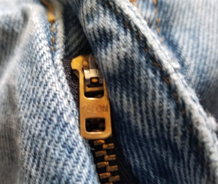 Seldom Seen 1970s Vintage L.e.i. High Waisted Rivet-Suspender Jeans 28.5&Prime;.