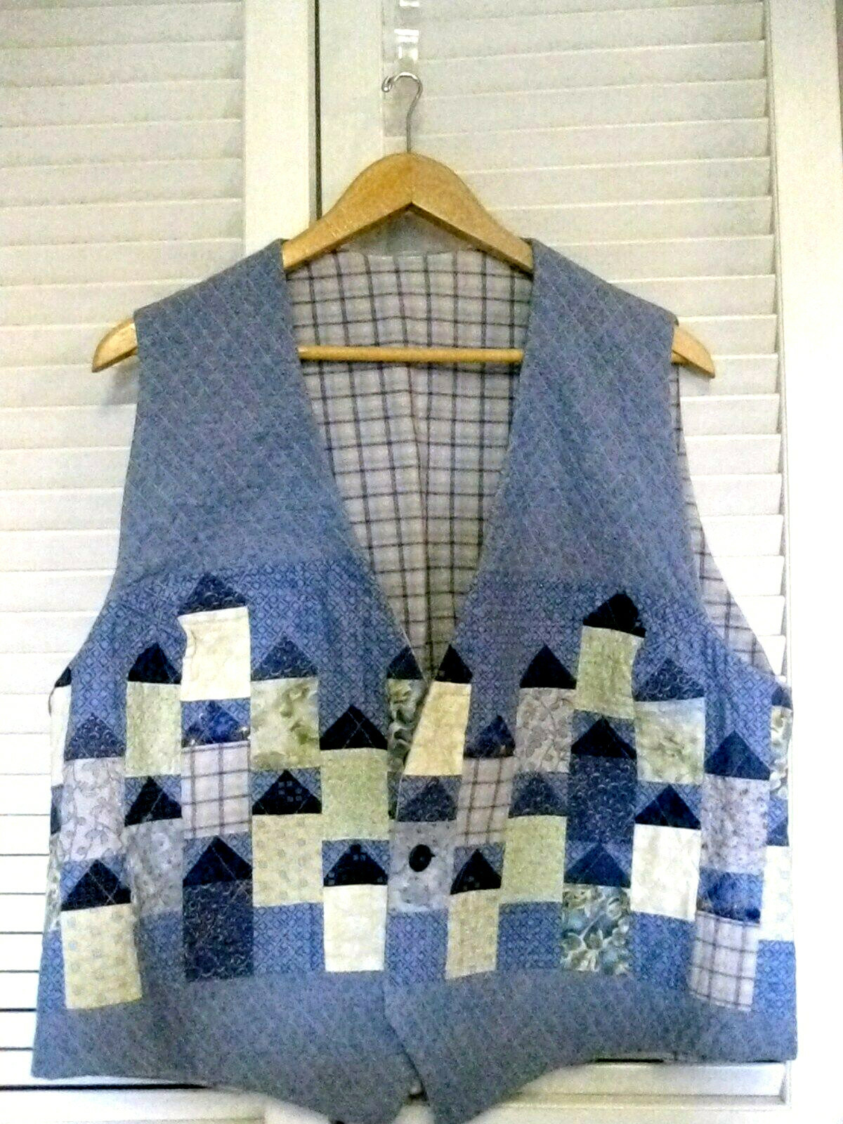 Vtg Hand Made Quilted Vest Womans Size Large Lined Art to Wear 1980s Blues b13