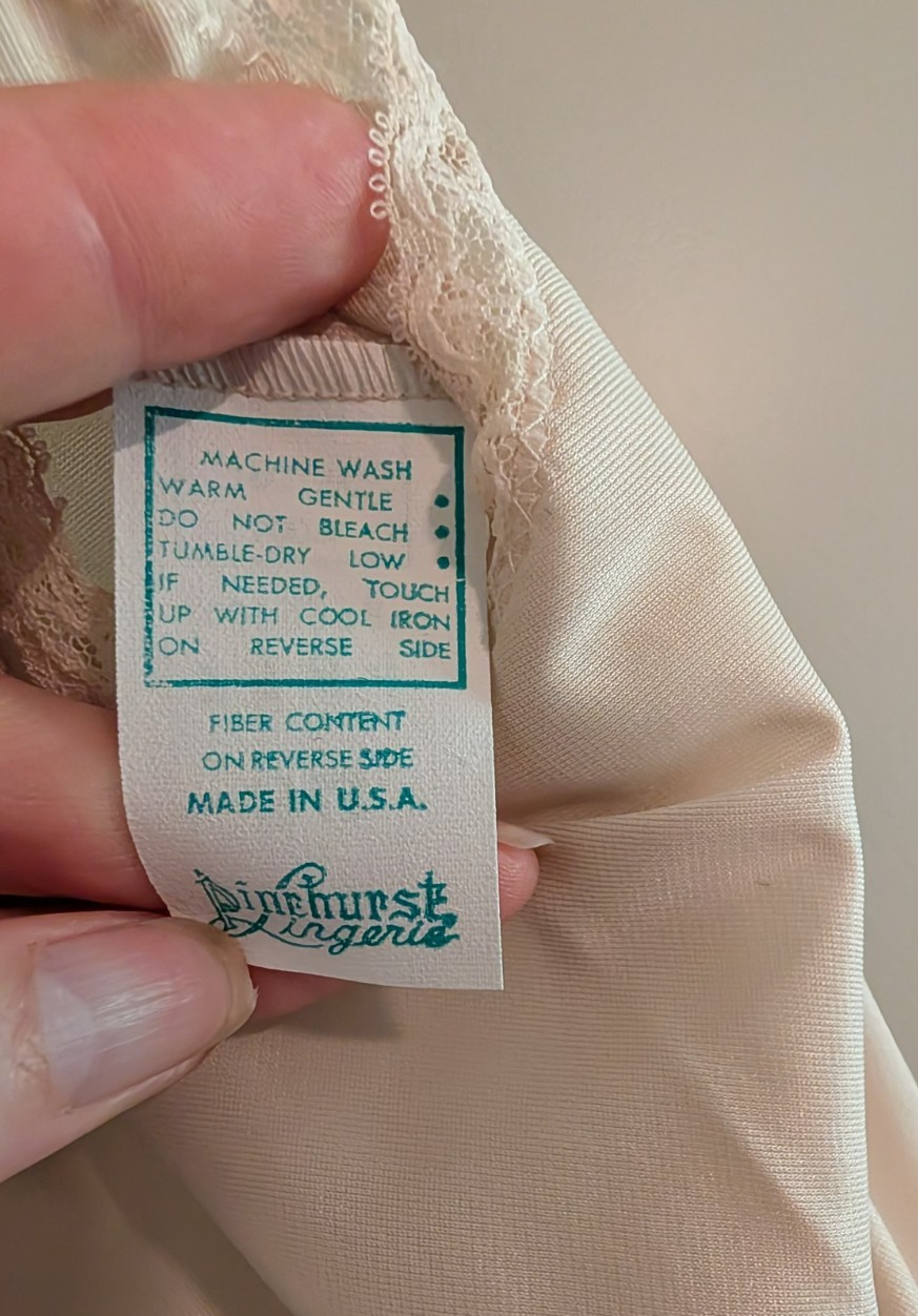 Vintage Pinehurst Beige Size 32 Full Slip Style 7184 100% Nylon MADE IN USA