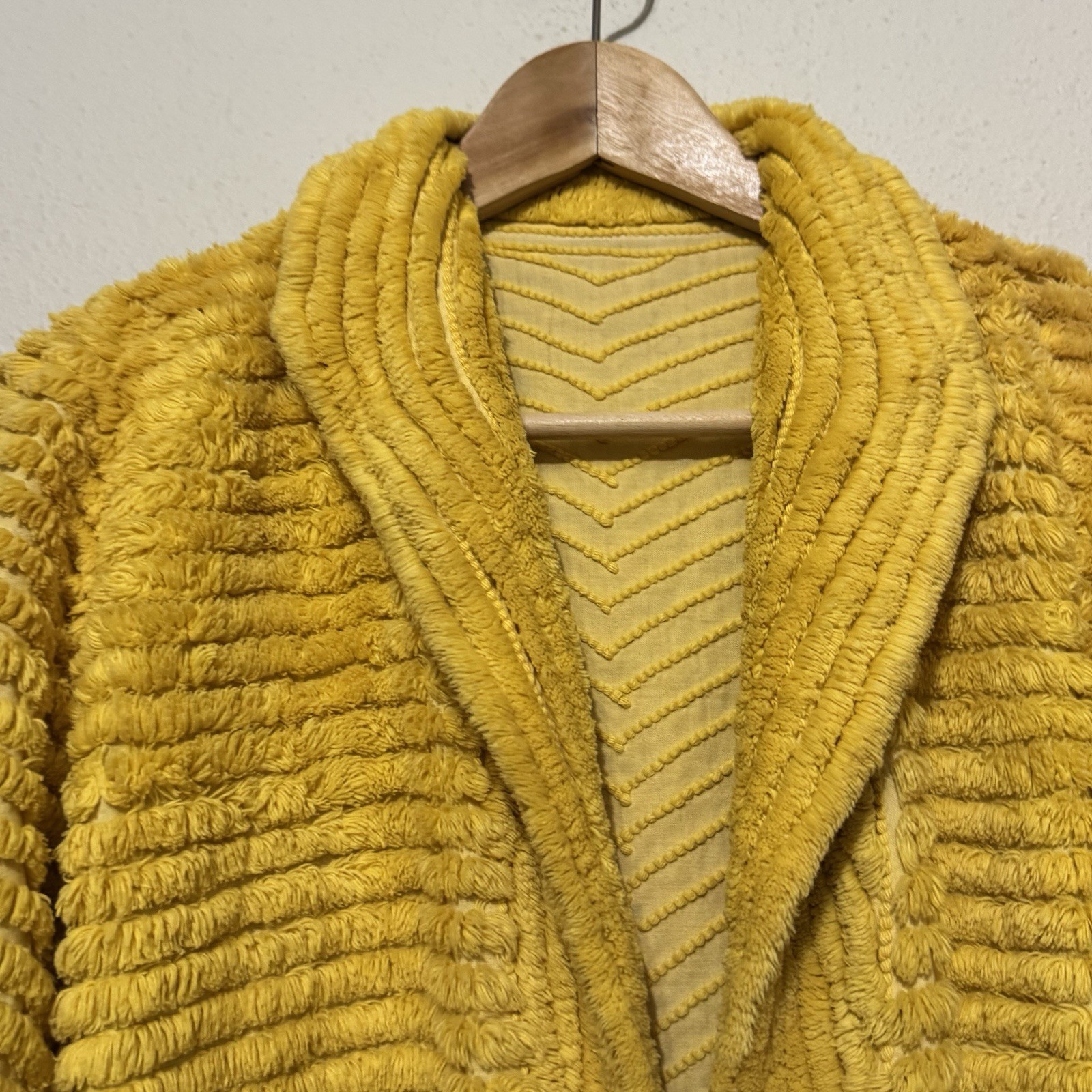 Vintage 1930s Chenille Floral Yellow Jacket short robe coverup size Small