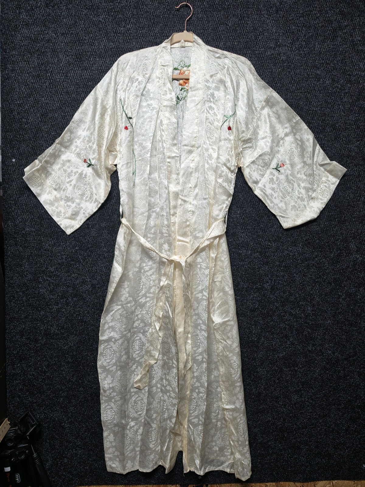 VTG Ivory Silk Brocade Floral Embroidered Tea House Japanese Kimono Robe & Belt