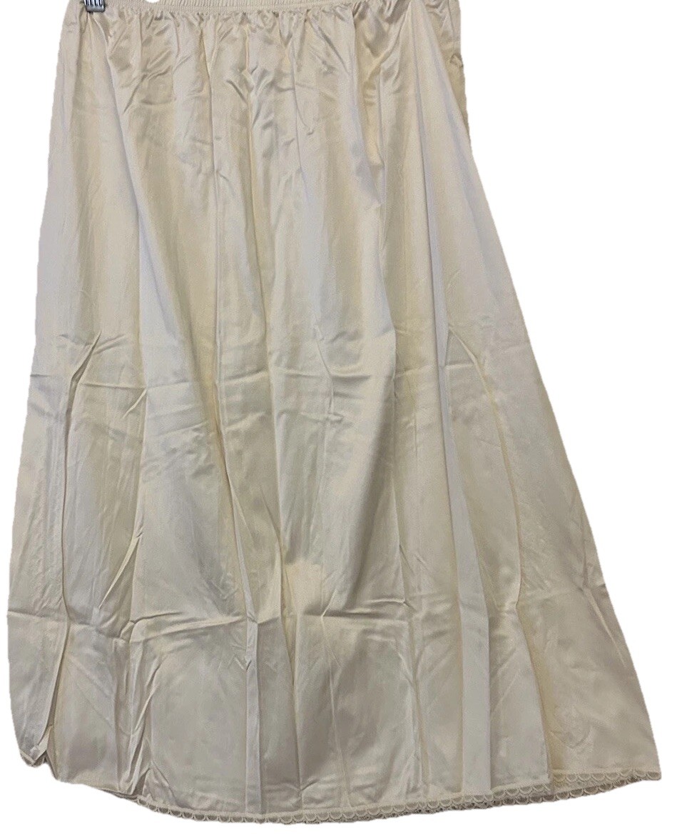Vanity Fair Half Slip L Ivory Silky Lace Trim Modesty Lingerie 28 Inches Long