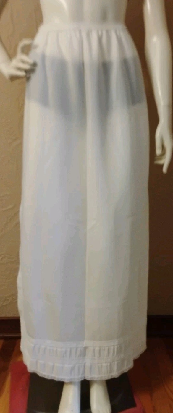 VTG 50-60&rsquo;s « Dutchmaid » Nylon Tricot Maxi Half Slip with 19&Prime; Side Slits 34