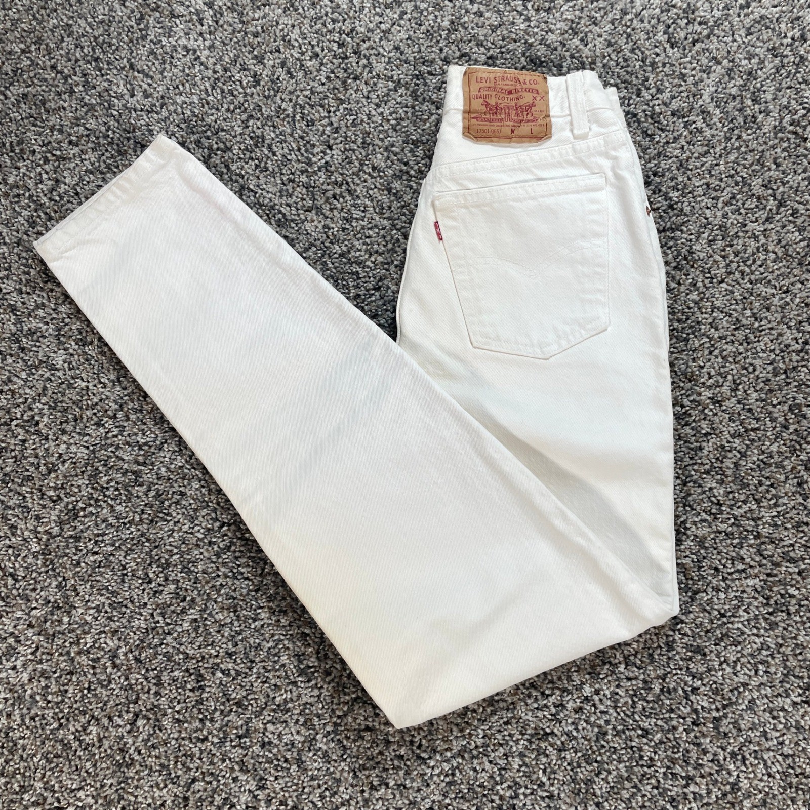 Vintage Levis 501 Women&rsquo;s 24×32 Jeans USA Made White High Waisted Tapered Leg