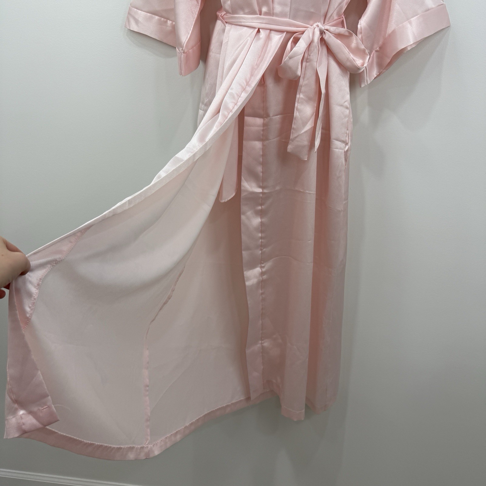 VTG Miss Elaine Satin Robe Womens M Pink Lace Cottagecore Modest Dainty USA Made