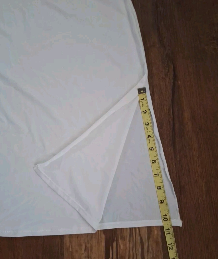 VASSARETTE – WHITE NYLON SPANDEX HALF SLIP SZ 24&Prime; XL/44 STYLE #11-073 W/SLIT