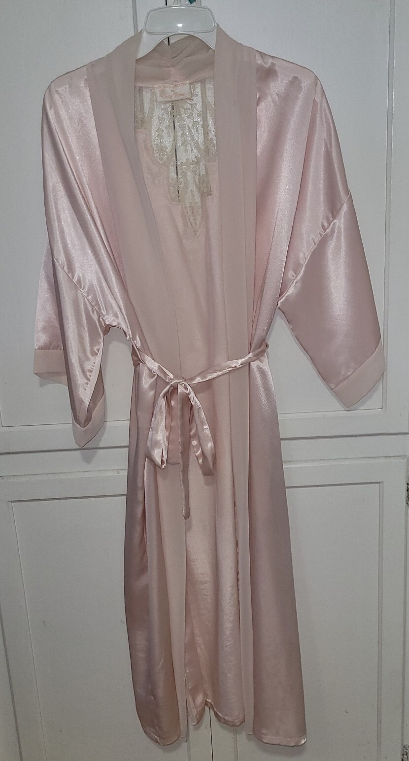 Vintage Intimate Concepts by Terry Russo Pink Satin Robe Size P/S 80’s Beading