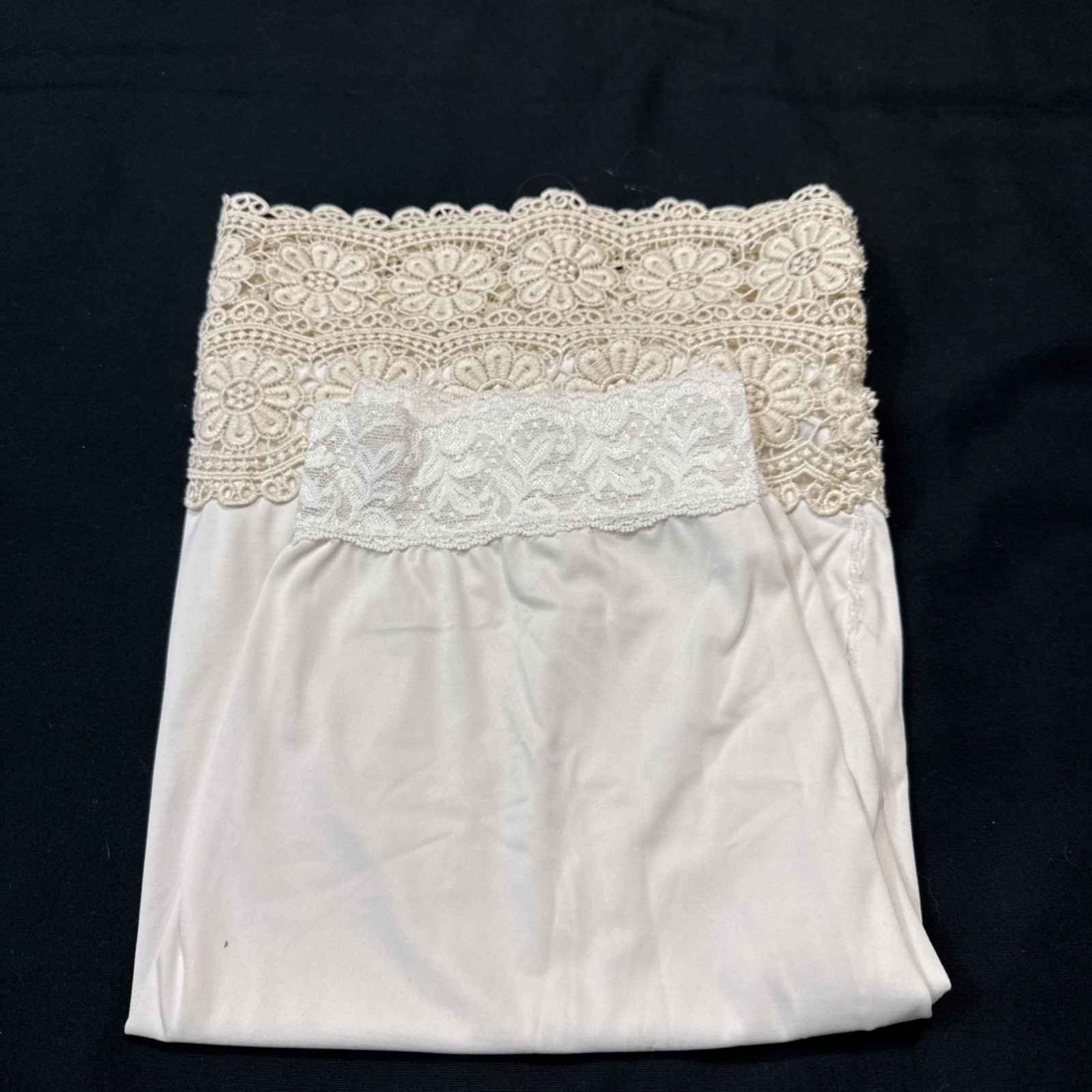 Vintage Vassarette Half Slip Size 18 Nylon 2 rows of Cotton Eyelet Ivory Trim