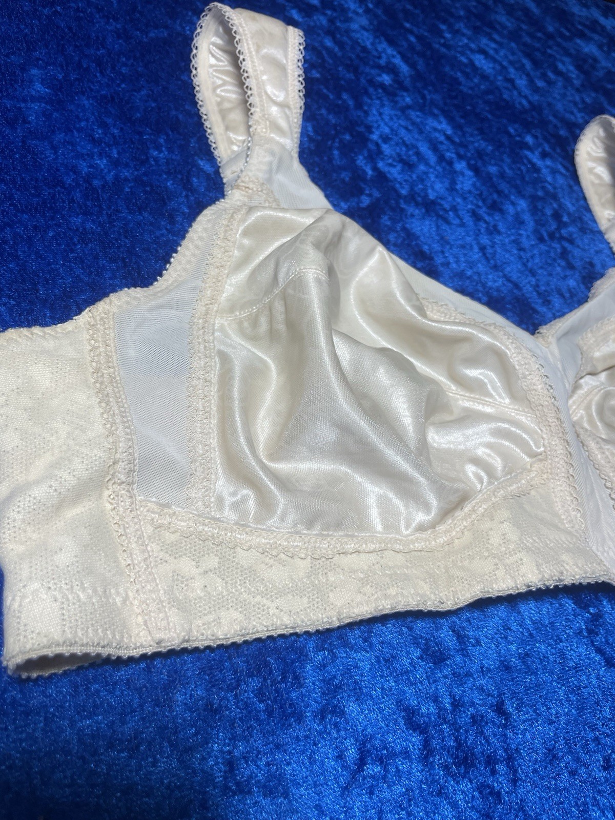 Vintage Underscore Bra 42b Wireless Comfort Padded Straps Fair Condition