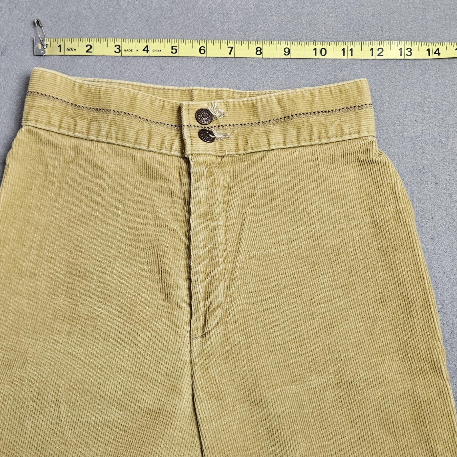 Vintage 70’s Levis Flared Corduroy Pants Womens Size 5 Measures 23×32