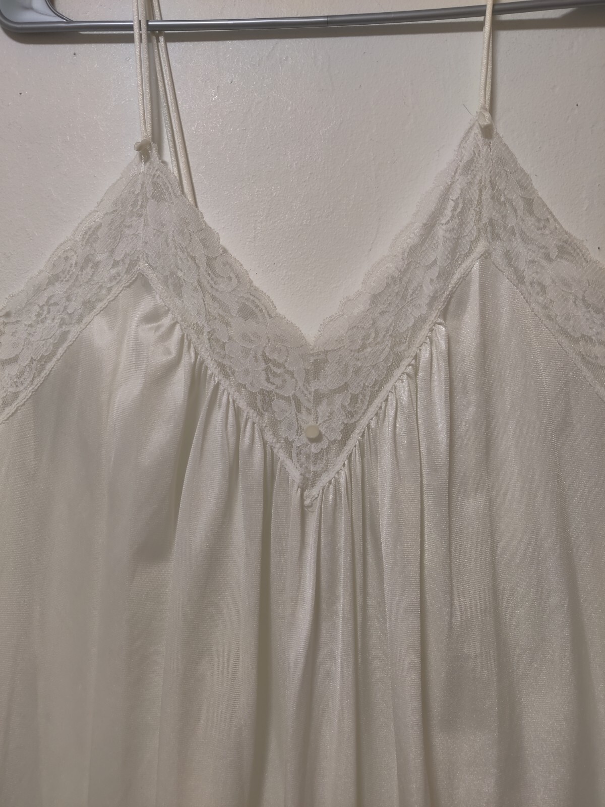 Val Mode Vintage Full Length Nightgown Elegant Piegnoir Lace Flow Plunging V EUC