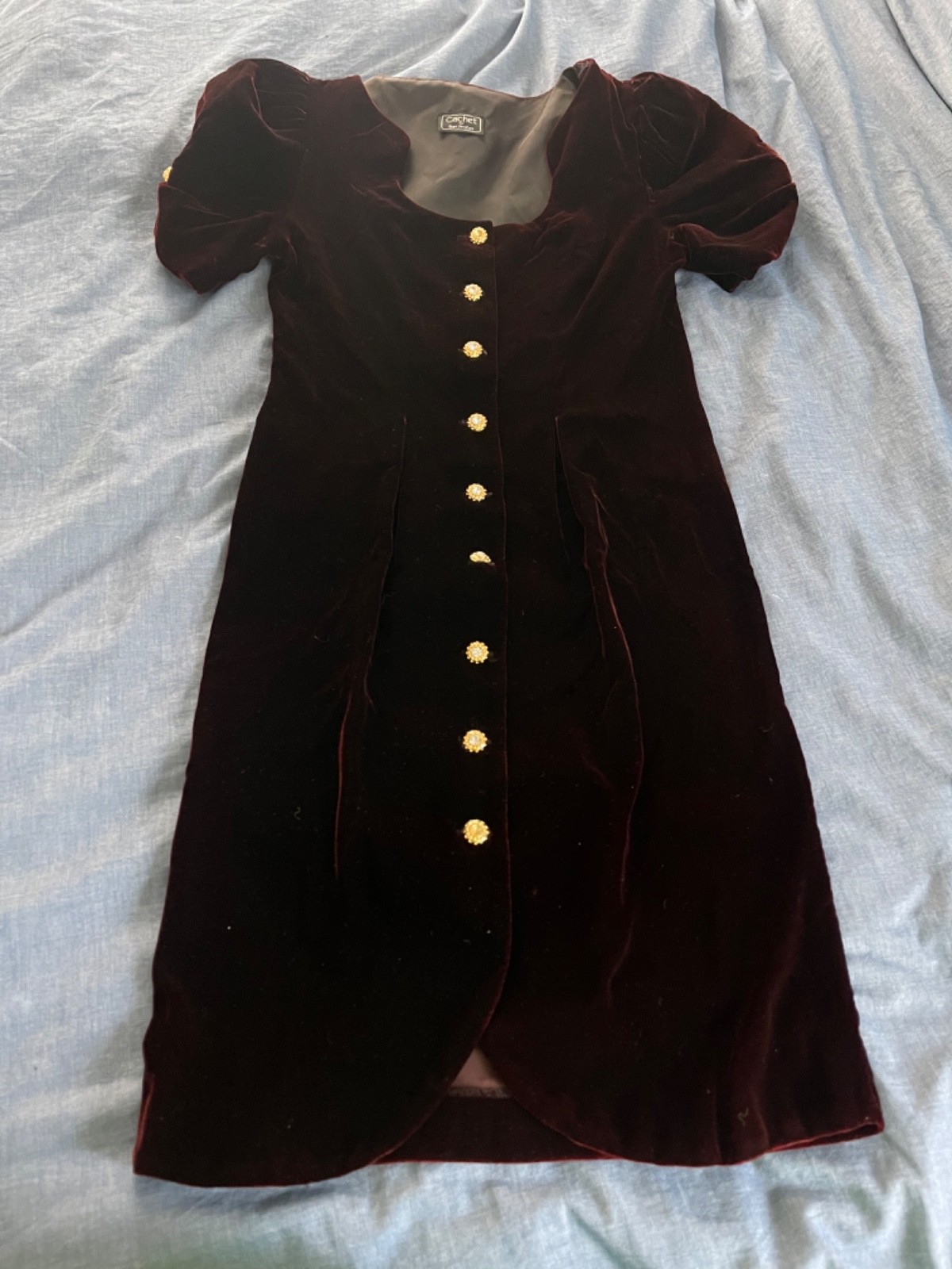 READ CACHET BARI PROTAS Burgundy Velvet Rhinestone Button Cocktail Dress 7/8
