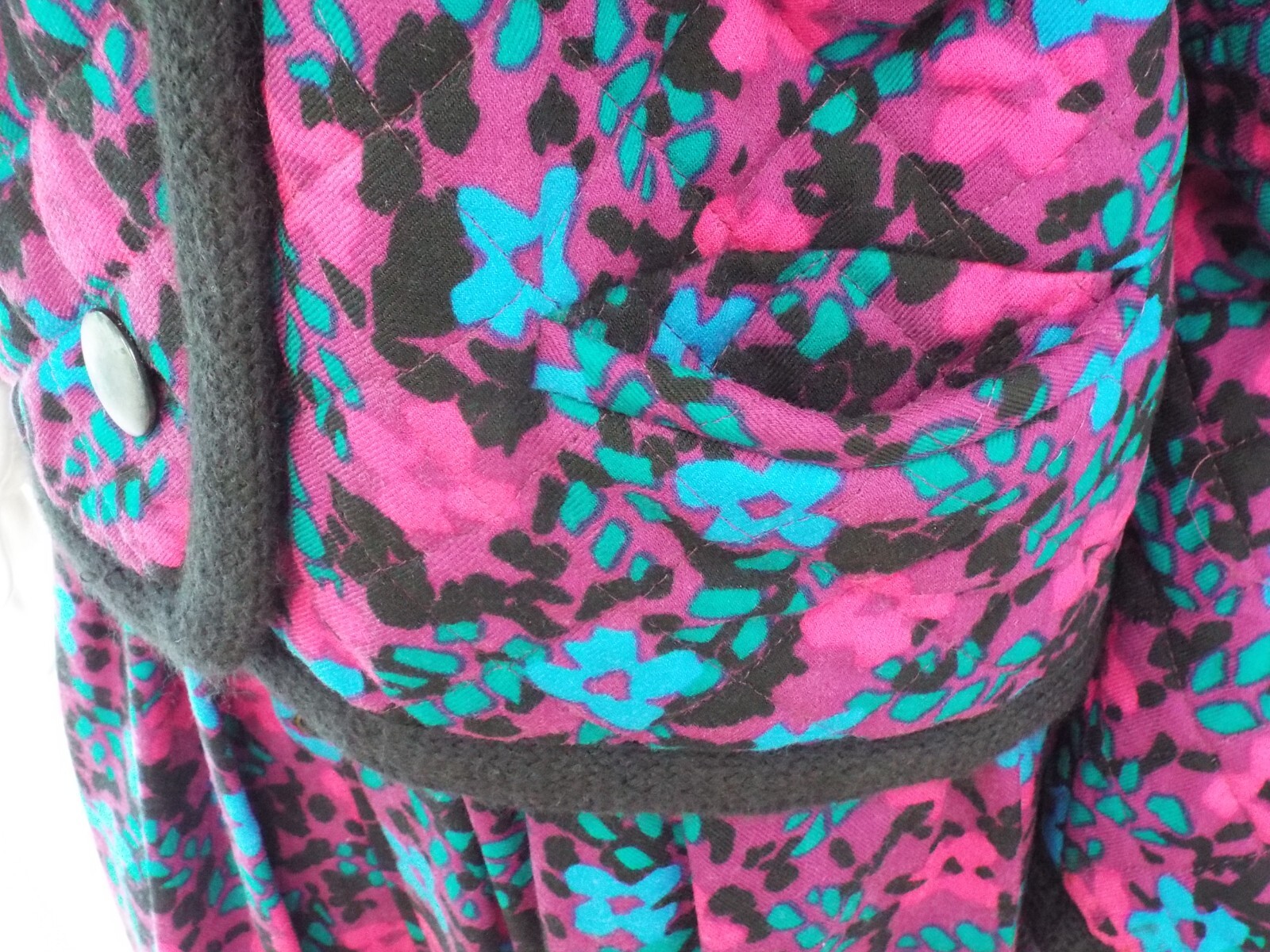 Vintage 1980 GUY LAROCHE Boutique Wool Skirt Suit Quilted Jacket 40 PARIS Floral