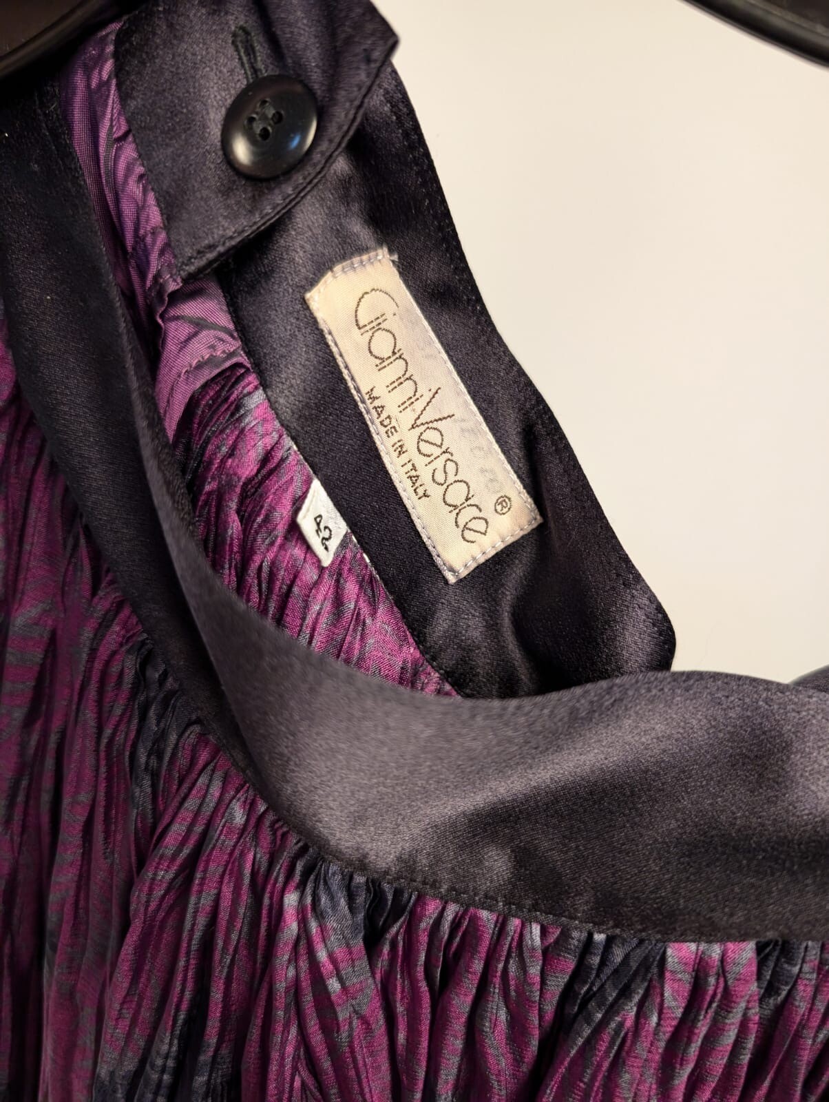 GIANNI VERSACE 1980’S DESIGNER PURPLE SILK PLEAT SKIRT MADE IN ITALY