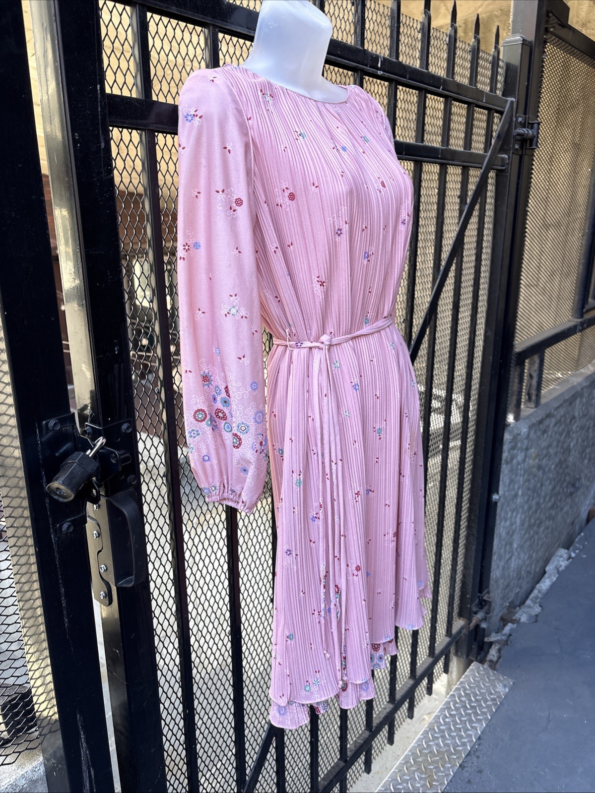 Gorgeous Hal Ferman belted and Pleated Pink Frock Vintage, Flowy, Classic 60s 💖