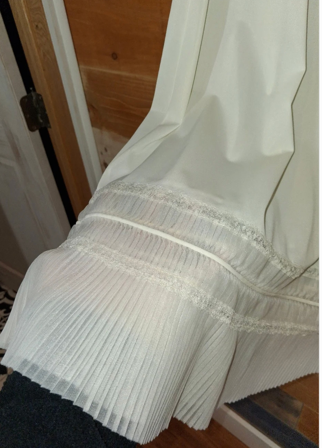 Vintage Mojud Half Slip M Coquette Romantic Feminine Cream Silky Cottagecore